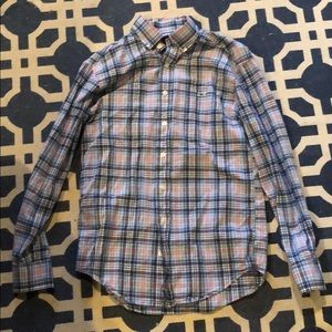 Vineyard vine button down shirt